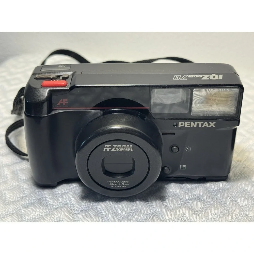 Pentax IQZoom 70 35mm Film Camera 35-70mm Macro Lens AF Point & Shoot w/ Case